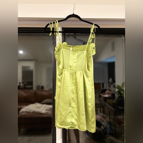 NWT ASTR the Label Cerelia 3D floral mini dress in lime M - Picture 11 of 11